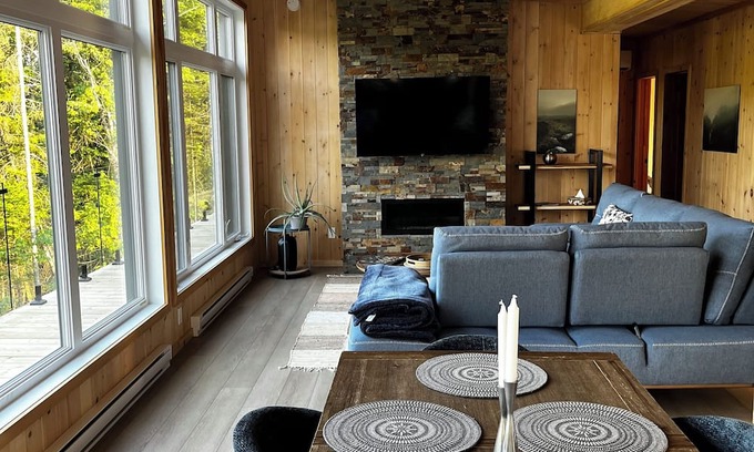 Saint-Calixte Ski Chalet | Escape to nature: chalet with spa, hiking, and lake access!