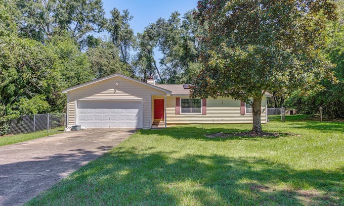 Tallahassee House | Quiet & Convenient Tallahassee Home, 4 Mi to Lake!