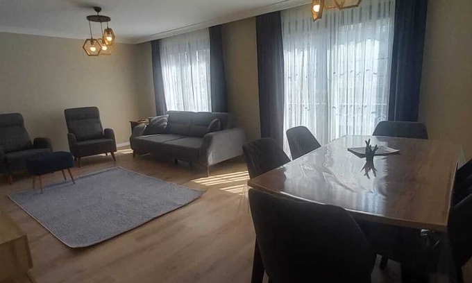 Gaziosmanpasa Apartment | Amazing 6-bedroom apartment with AC in Istanbul