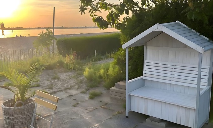 Hagen im Bremischen Apartment | Apartment 'Weserstrand' with Private Garden and Wi-Fi