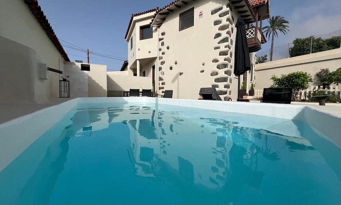 La Orotava Villa | Vacation 'Casa Cucos' with Mountain View, Balcony and Wi-Fi