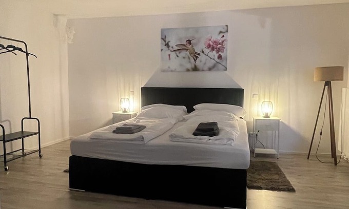 Laar Apartment | OASE in the green backyard (M), ground floor, quiet, carport, pay TV, coffee & tea, bicycles
