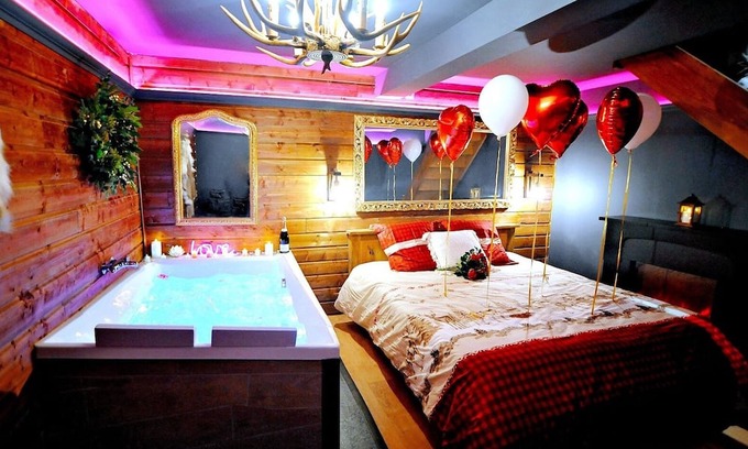 Bourgoin-Jallieu Apartment | Le Chalet enchanteur/PRIVATE XXL spa/CINEMA screen/Optical fiber/2 min center