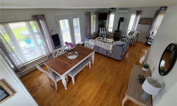 Grand Barachois Cottage | BAYBREEZE ON THE BEACH