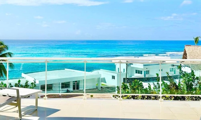 Boca Chica Apartment | Luxury Suite Breathtaking Ocean View by DGM Resort at Vista Marina I