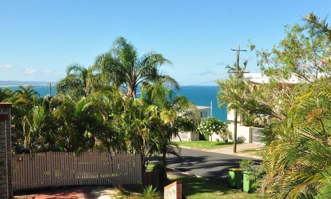 Rainbow Beach House | Sharon Lee 1 - Rainbow Beach