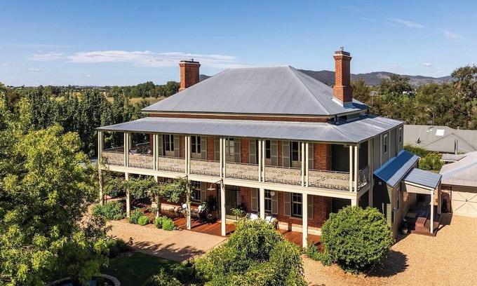 Central Mudgee House | Bleak House A Landmark of Mudgees Heritage