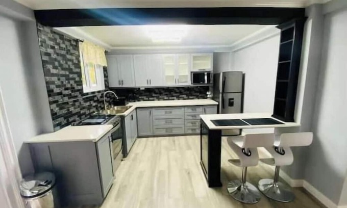 Orange Hill Apartment | Wonderful 4-bedroom combined apartment with AC in Carnbee