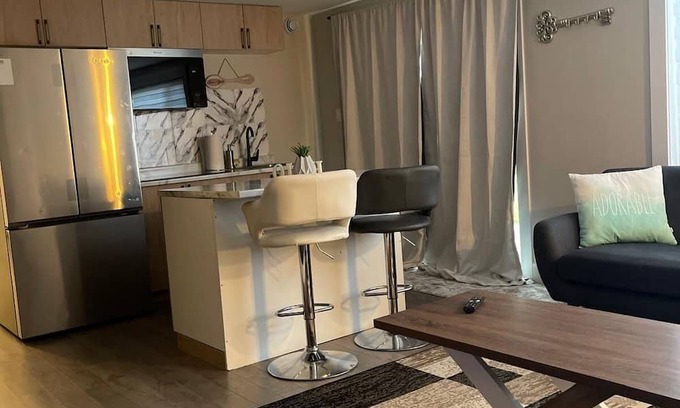 Riverview Apartment | Luxury Walkout Suite