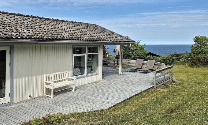 Sandkaas House | North Bornholm, sea view, sandy beach and rocks
