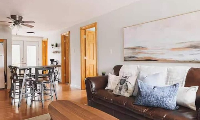 Lambton Shores Cottage | Relax and Unwind at Hideaway Cottages #2