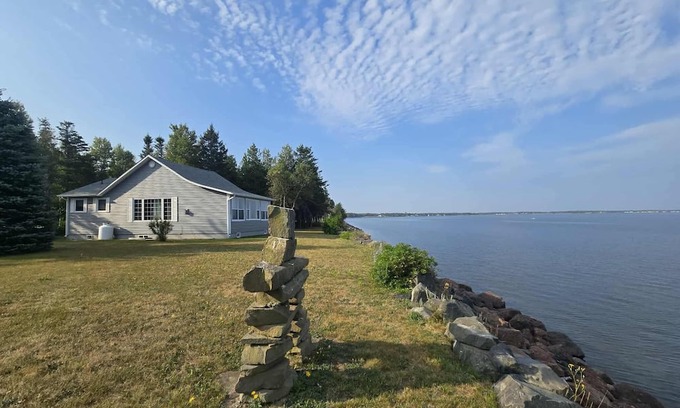 Acadian Coastal Drive House | Bay of Sands cottage nSunsets, serenity, breathtaking