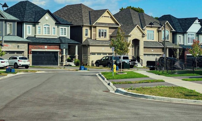 Brantford House | Garden Ave Suite – 3 Mins to Hwy 403