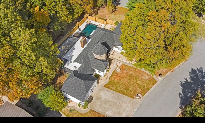 Bentonville - Fayetteville House | NWA Getaway Pool, Arcade, Trails