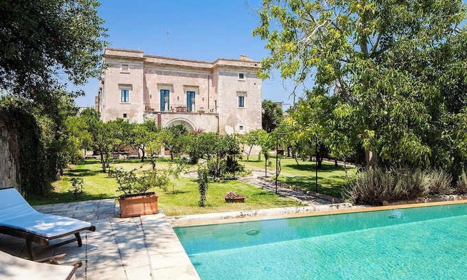 Minervino di Lecce Villa | Palazzo Colucci - Four Bedroom Villa, Sleeps 8