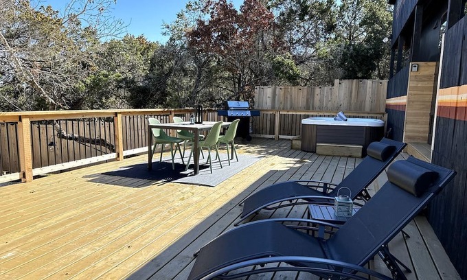 Leander House | Unique Tiny House with Hot-tub, Fire Pit and Hiking Trail in Leander, Texas