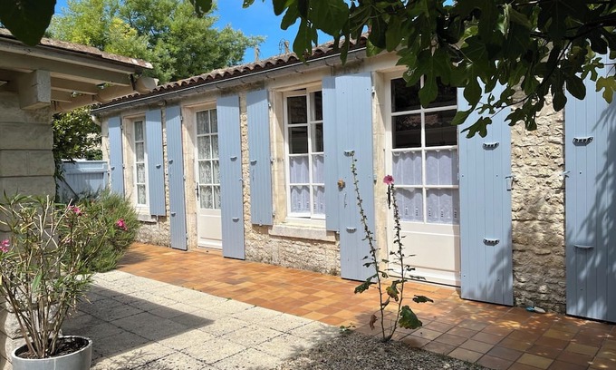 Domino House | Holiday Home 'Lisière De Forêt De Domino' with Private Terrace and Private Garden
