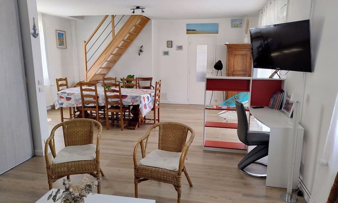 Asnelles House | House 150 meters landing beach