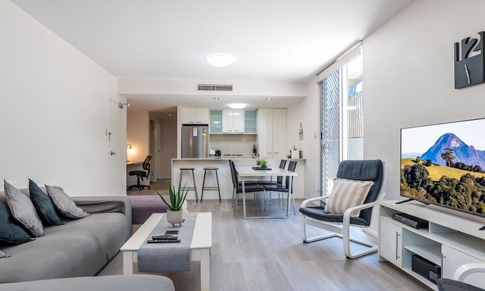 Albion Apartment | Albion Stay – Spacious Patio, Pool & Near Transport