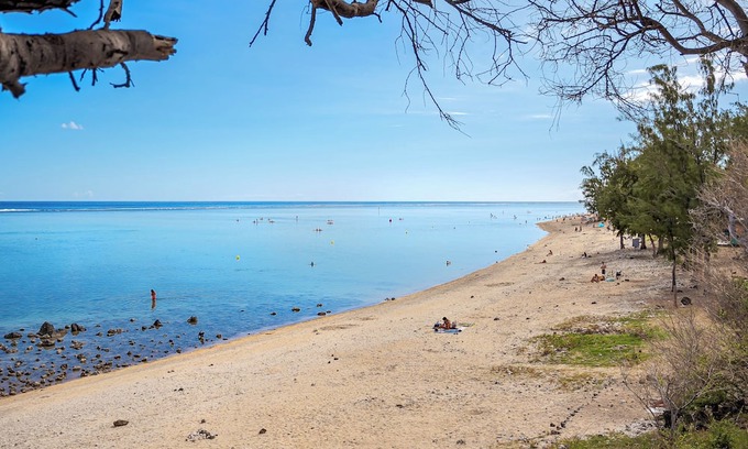 La Saline Les Bains Apartment | Le Murmure des Vagues - Clim, lagoon 300 m away, sleeps 6.