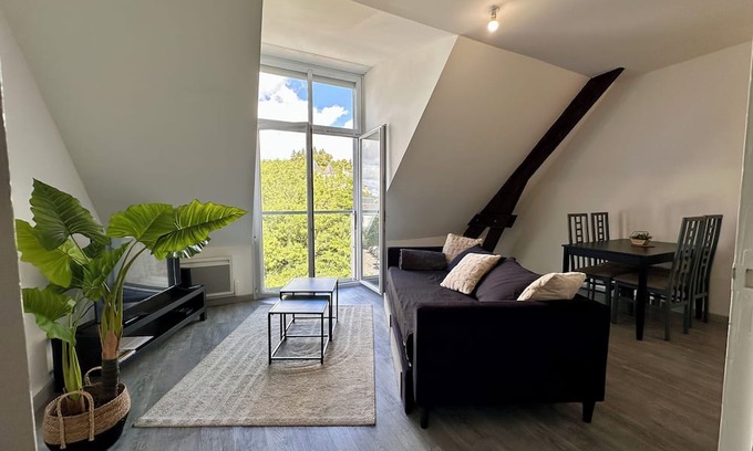 Chinon Apartment | Le Ronsard, Chinon View of the fortress & Collegiate church of Saint Mexme - Historic center 5mn