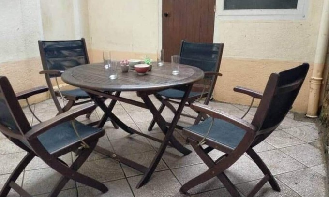 Miroir - Batignolles Apartment | Oyon Patio* T3 * 4pers * Station * Private courtyard