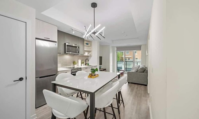 Harwood Apartment | Charming 2-bedroom suites in delightful Toronto with AC