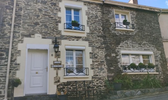 Haulme House | CASA MATTMILA - HAULME