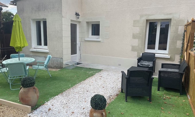 Beaumont Apartment | 🏡 Maison "L'Écolier" - Terrace & private parking - 10 min from Futuroscope