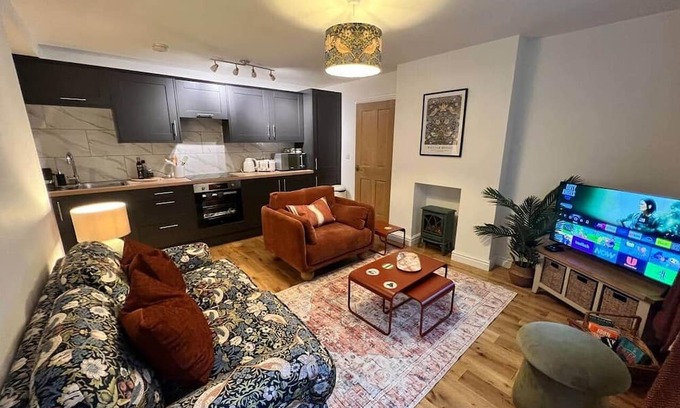 Hayfield House | Old Betting Shop Hayfield for 3 & Furry Friend