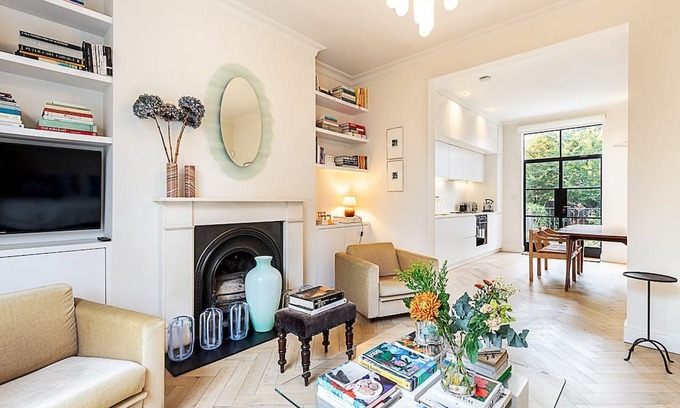 Clissold Apartment | Stylish Garden Flat Near Stoke Newington