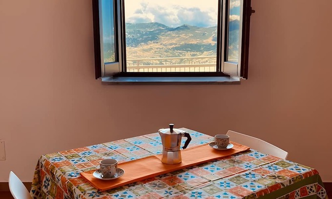 Motta d'Affermo House | Holiday Home 'Apollo' with Sea View and Wi-Fi