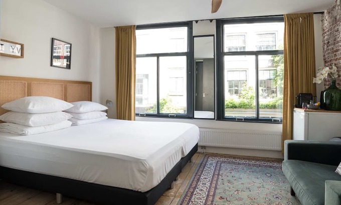 Grachtengordel-West Apartment | Twenty Five City (Room 1)