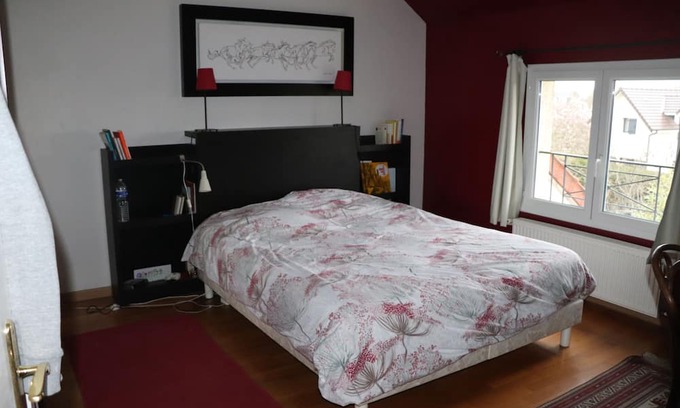 Saint-Cyr-l'Ecole Bed & Breakfast | Chambre D'hôte Idéal Pour Profiter des JO à Paris Versailles St Quentin