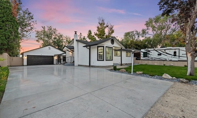 Nampa House | BIG FAMILY HOUSE/HOT Tub