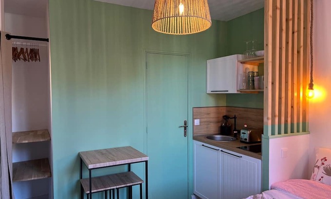 Honfleur Apartment | "La Capucine" Cosy studio in the historic center of Honfleur