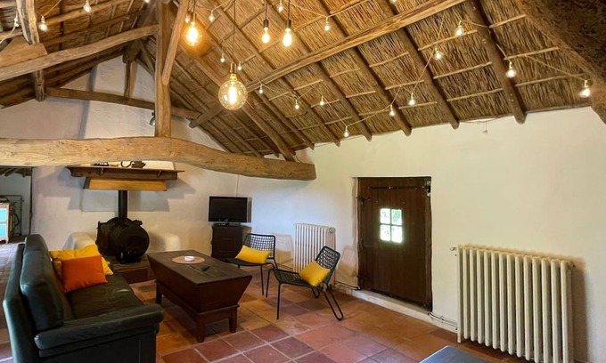 Beauvoir-sur-Mer Cottage | Authentic Stay in Traditional Cottages in Beauvoir-sur-Mer