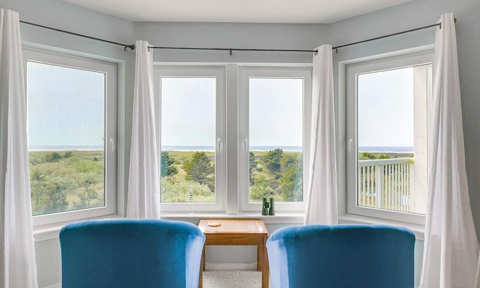 Long Beach Condo | Mana Kai 2nd floor w/view of the ocean and beach