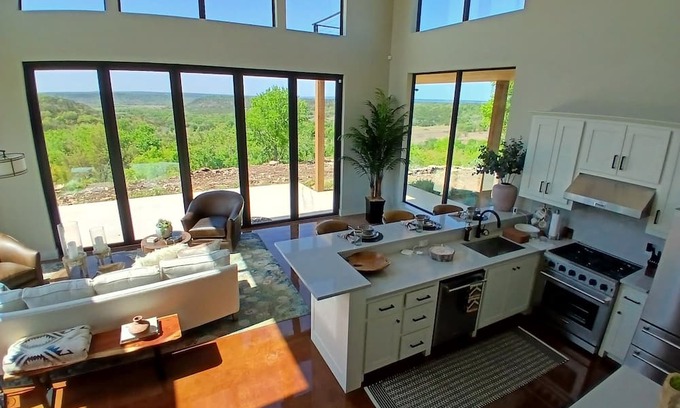 Gordon House | Luxury Ranch House on bluff at Palo Pinto Texas ranch