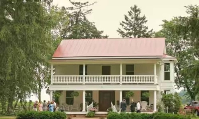 Leland Other | Sugarland Mansion - Built in 1850, 3BR renovated farmhouse on 10 acres + stream