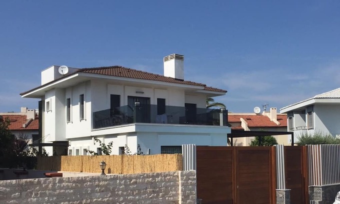 Alacati Villa | Spacious 4-bedroom villa with WiFi,in ÇEŞME İZMİR