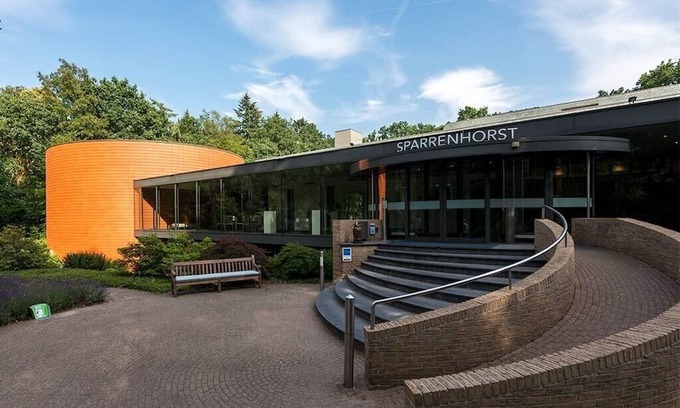 Nunspeet House | Dogs Allowed Unit Near Veluwe – Heated Pool Retreat