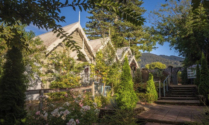 Tilba Tilba Cottage | Foxglove Luxury accommodation stay. Tranquil retreat in Tilba Tilba