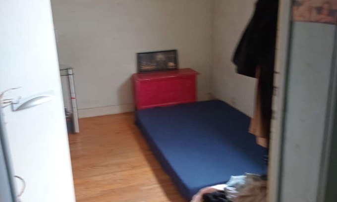 Maisons-Alfort Bed & Breakfast | 1 room in a shared apartment