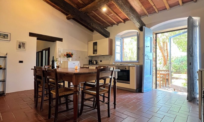 Pieve a Presciano House | Typical stone house in the Arezzo hills with three rooms and shared pool