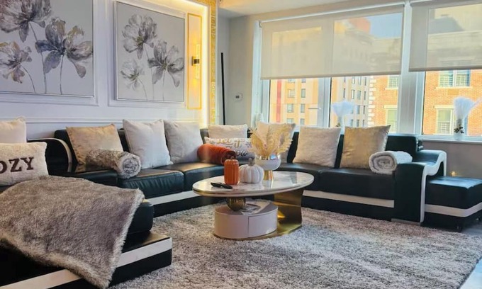 East Harlem Apartment | Bright & Modern 4BD 2BA Apartment w Doorman, Gym, Lounge, Near West Harlem