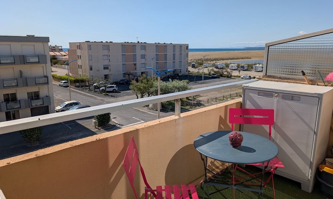 Port-la-Nouvelle Apartment | Modern T3 Apartment 5/6 People with Pool and Parking
