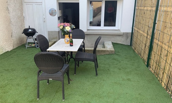 Nouan-sur-Loire Apartment | New apartment with garden in town center, 5 minutes from Château de Chambord