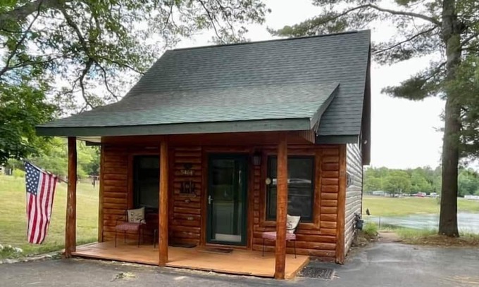 Gaylord House | Cabin 5464 - Pond View Log Cabin in Private Resort