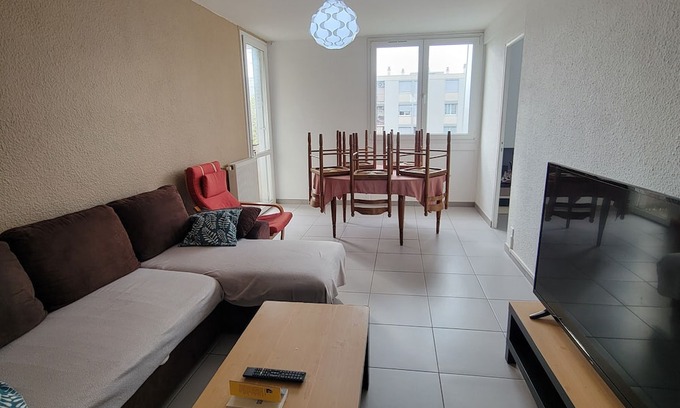 Marignane Apartment | Large T4 apartment 5 minutes from Marseille Provence Airport! Economical and spacious!